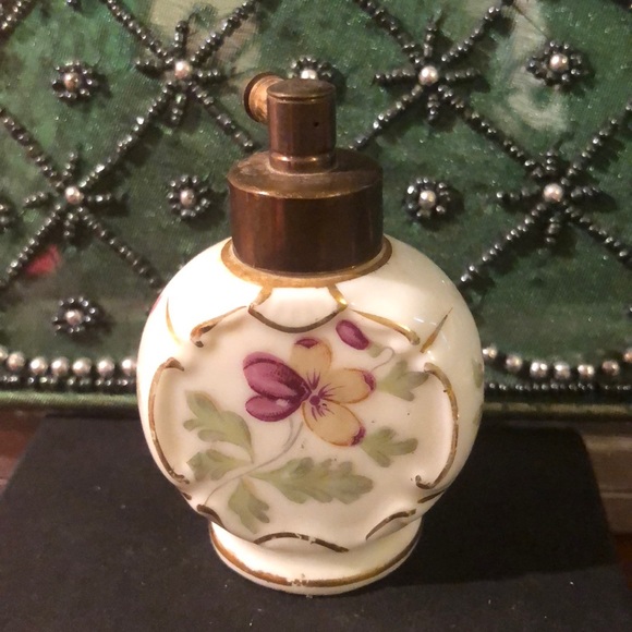 3 OLD PERFUME Bottles - Picture 4 of 7